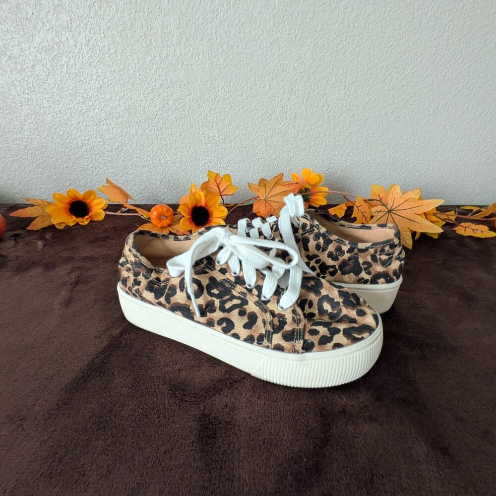 SO Memory Foam Compelling Platform Sneakers Leopard Size 8.5